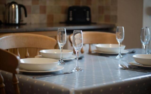 Connaught House - 2 Bedroom Apartment - Tenby