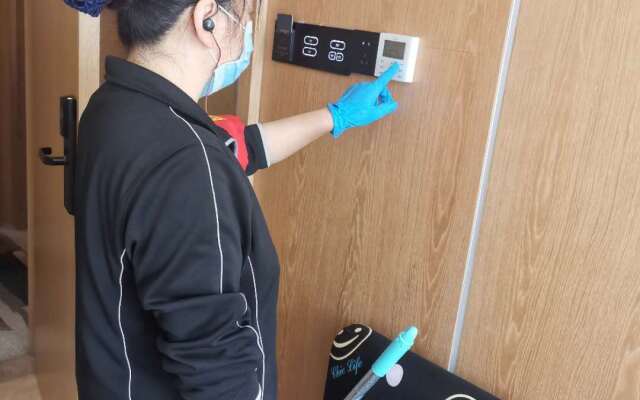 Qingmu Select Hotel (Shanghai Hongqiao Airport Longbai Xincun Subway Station)