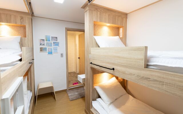 Huayuan House Hongdae - Hostel