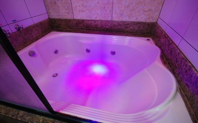 Adrenalina Hotel - Adults Only