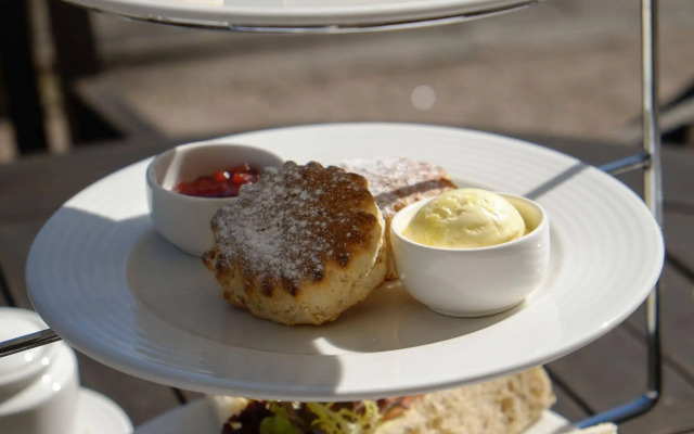 Macdonald Leeming House