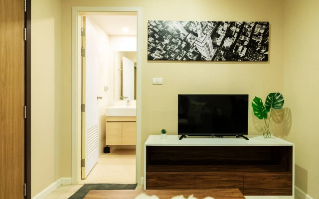 Near BK University Quiet Condo in Rama4 bkb136