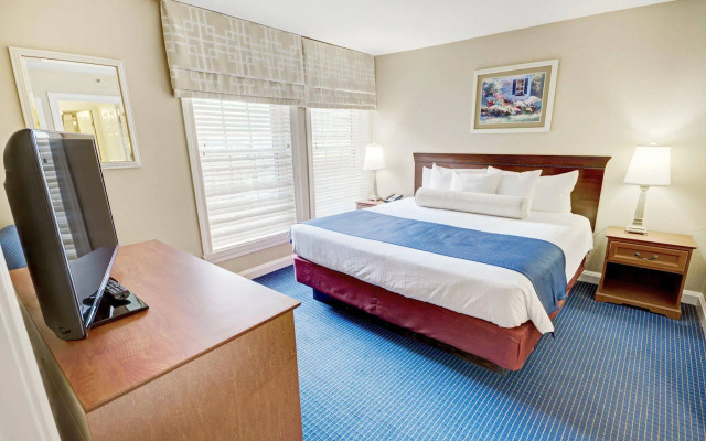 Club Wyndham Newport Onshore