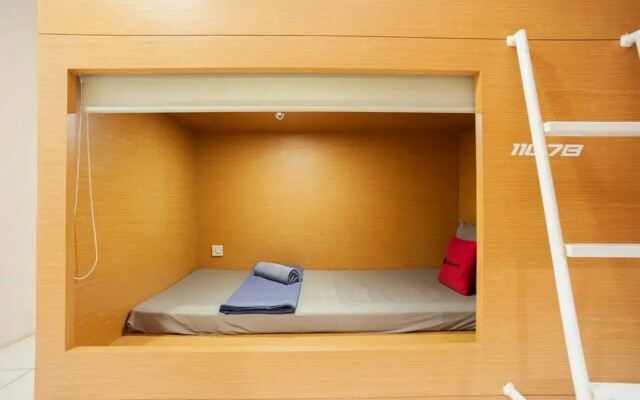RedDoorz Hostel near Taman Puring