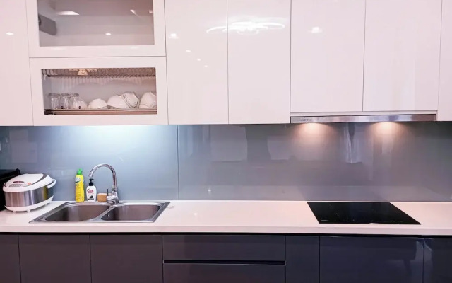 Metropolis Apartment