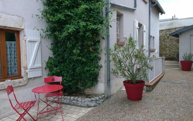 Gite Cour-sur-Loire, 4 pièces, 6 personnes - FR-1-491-30