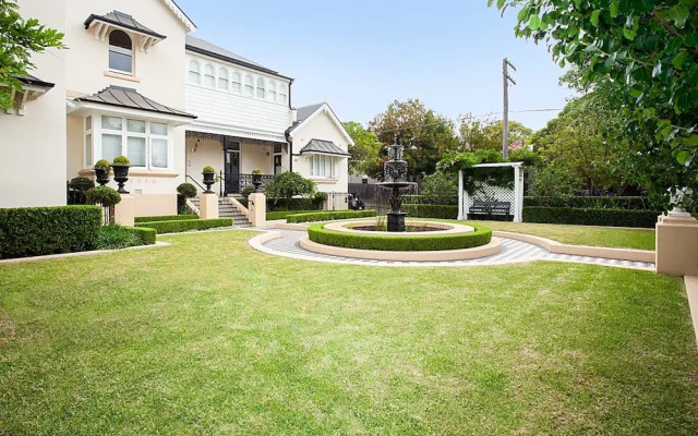Leafy and Tranquil Inner West Studio Apartment