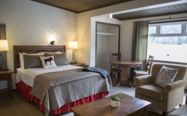 Yamnuska Suites