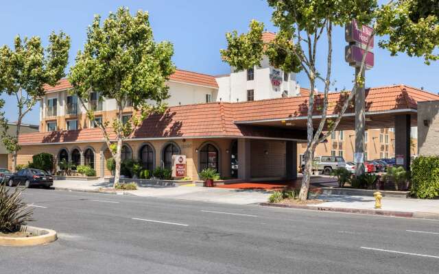 Best Western Plus South Bay Hotel