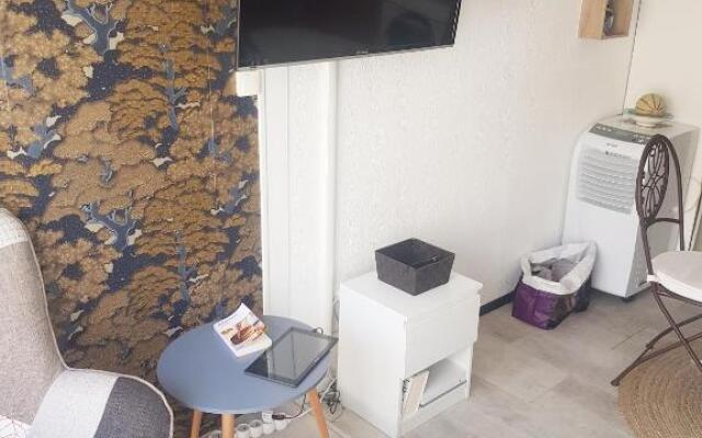 Studio Gruissan Proche Plage Des Chalets (Adults Only)