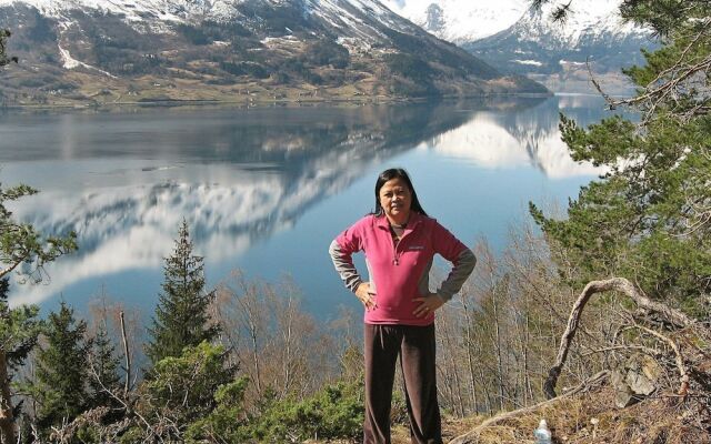 10 Person Holiday Home in Oppstryn