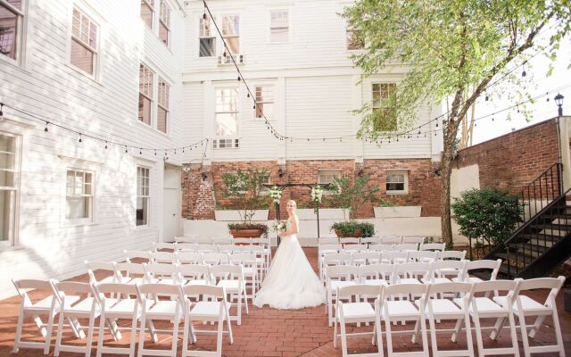 The Partridge Inn Augusta, Curio Collection by Hilton