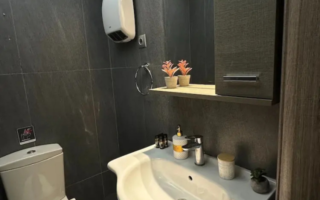 Ermou Downtown Suites by Athens Urban Retreat