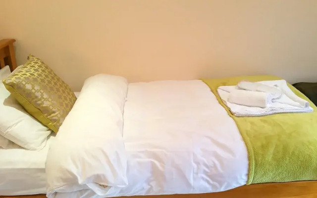 Central Station Apartment by Paymán Club