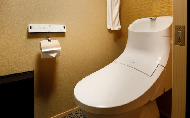 Kanade Fushimi Inari Taisha-mae