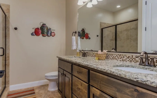 Desert Canyon Paradise 4 Bedroom Apts by Redawning