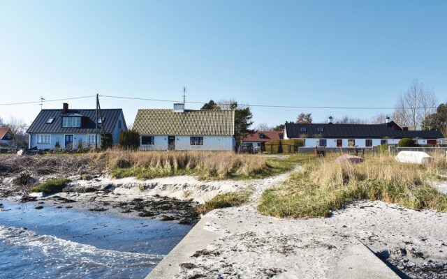 Nice Home in Borrby With 3 Bedrooms and Wifi