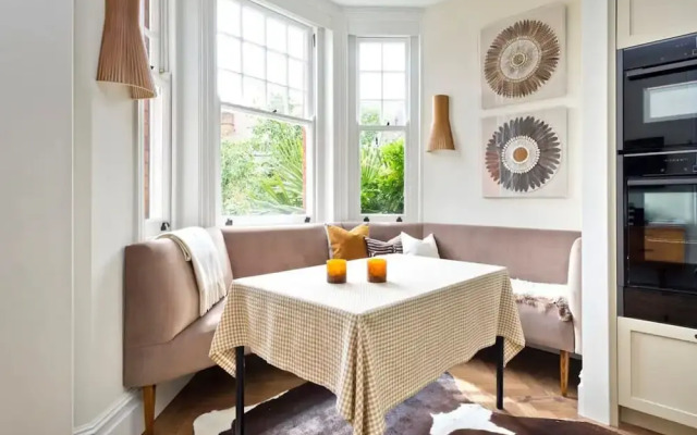 Serene 2 Bed Flat Chiswick Min Monthly Stay