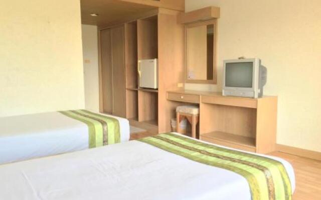 Takiab Beach Pool Villa