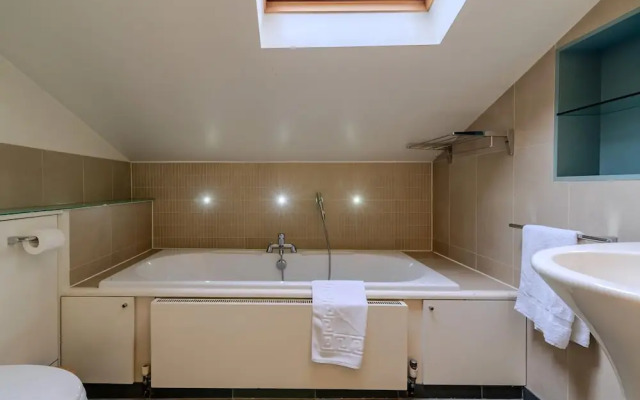 Beautiful Three Bedroom House in West London