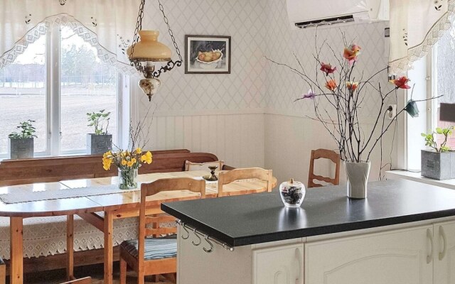 6 Person Holiday Home in Vedevåg