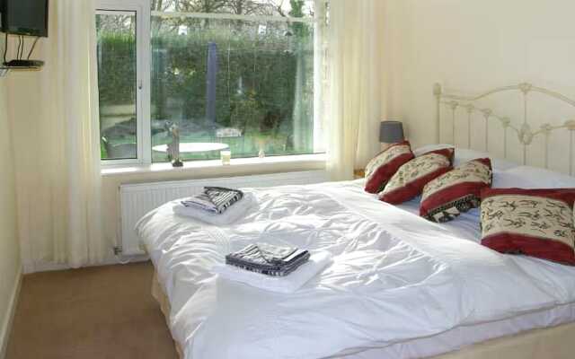 3 Riverside Bungalows