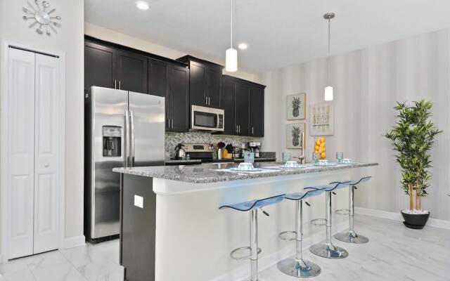 Gorgeous Home in Unbeatable Location