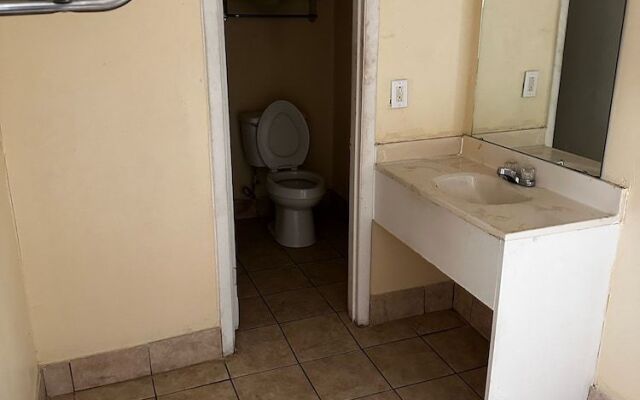 Charlotte Express Inn