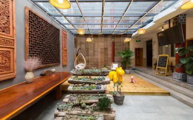 Dali Spring Four Seasons Homestay (Gucheng Nanmen Branch)
