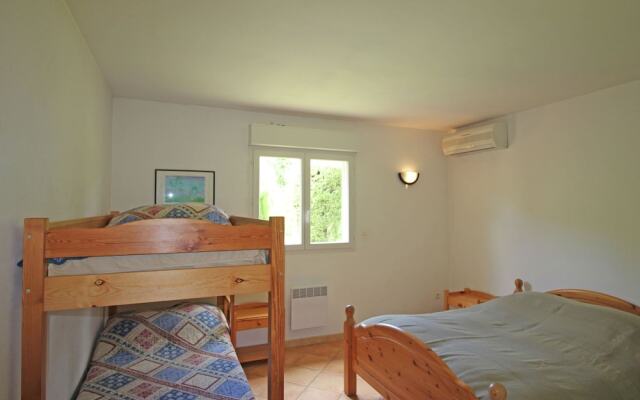 Villa With air Conditioning and Private Pool 1 km From Saint-paul-en-foret and 35 km From the sea