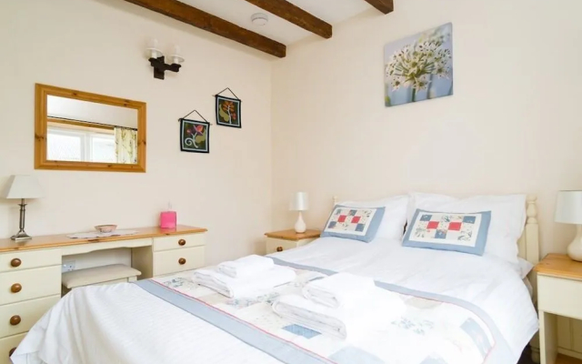 Degembris Cottages