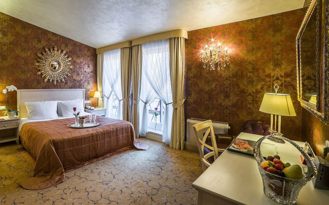 IMPERIAL Hotel & Restaurant