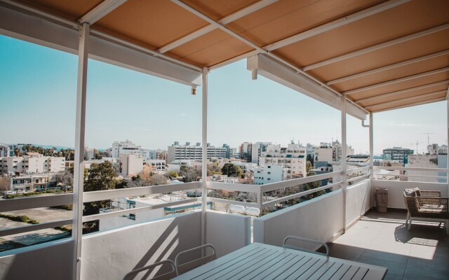 Phaedrus Living: City Center Sky Penthouse
