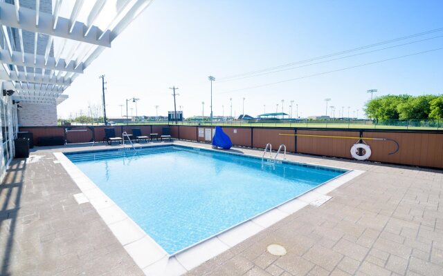 Holiday Inn Express & Suites McKinney - Frisco East by IHG