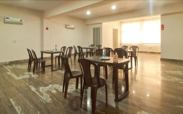 OYO Townhouse 039 Paschim Vihar
