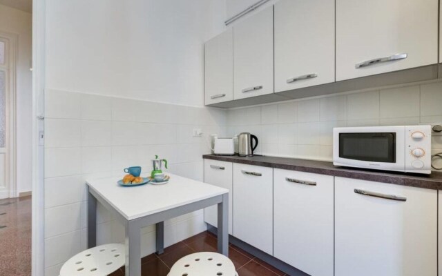 Bright and Modern 2 bed Flat in Prati