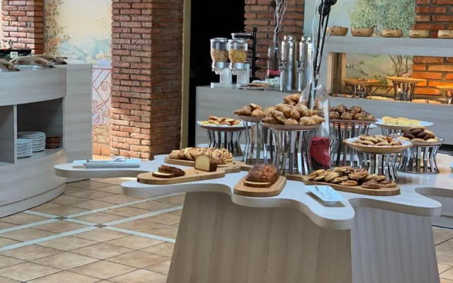 Carlton Al Moaibed Hotel