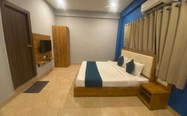 Super Oyo Collection O Hotel Aura Inn