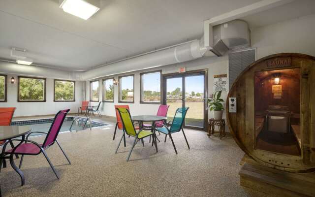 Super 8 by Wyndham Eveleth