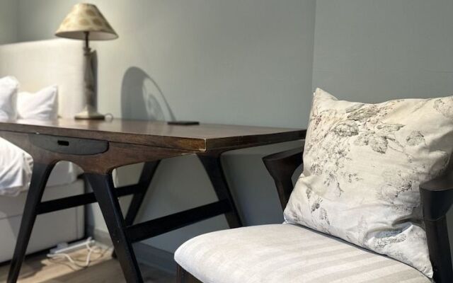 Unique Clifton Apartment on Historic Crescent