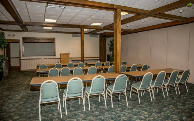 Baymont by Wyndham Fargo