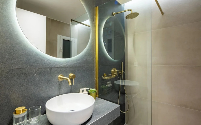 Mystique 2-Bedroom Apartment in Athens