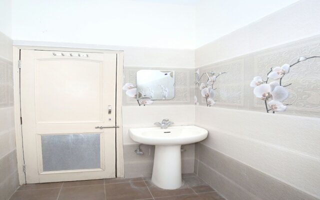 OYO 11859 Home 2BHK Barog View