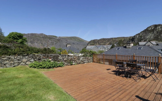 Pen Y Garreg