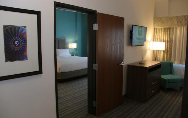 Holiday Inn & Suites Denver Tech Center-Centennial by IHG