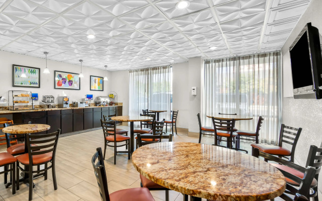 Best Western Knoxville Suites - Downtown