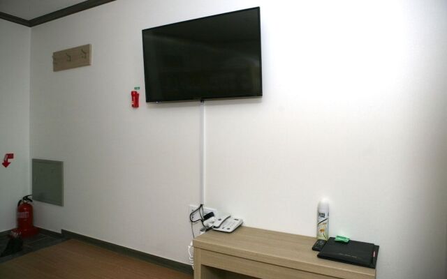 The Blue Jeju Guesthouse - Hostel