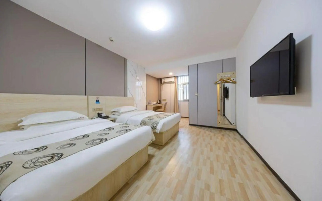 Theme Apartment (Shenzhen Convention and Exhibition Center Gangxia Metro Station)