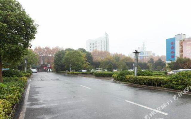 Yufeng International Hotel