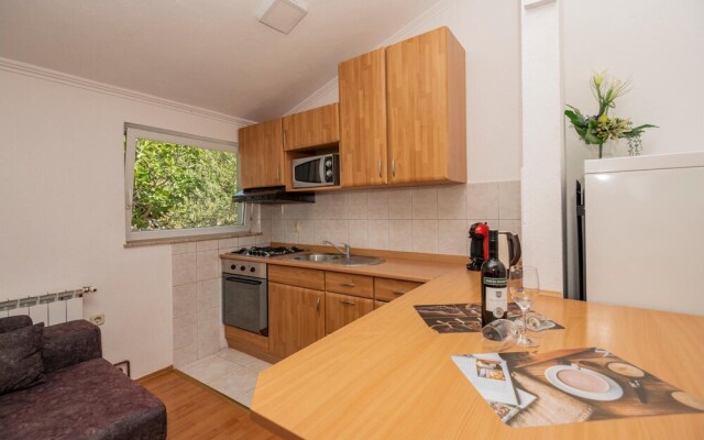 Awesome Home in Makarska With Wifi and 2 Bedrooms
